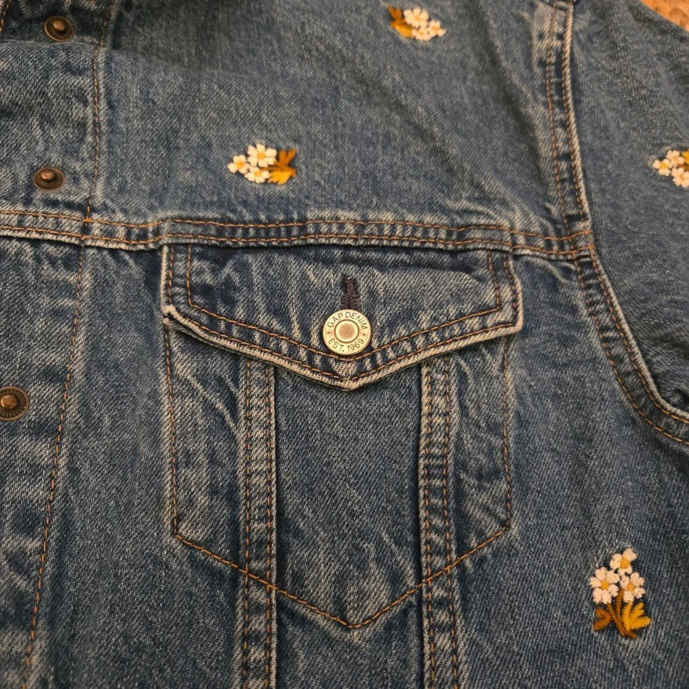 Gap Original‎  Denim Jean Jacket Embroidered Flowers Sz XL